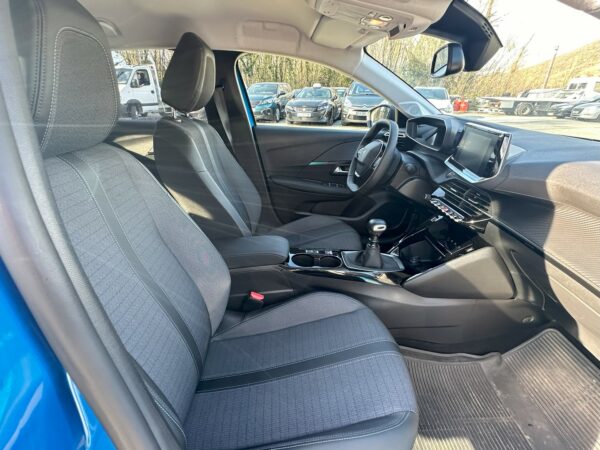 PEUGEOT 208 II phase 2 1.2 PURETECH 100 ALLURE – Image 12