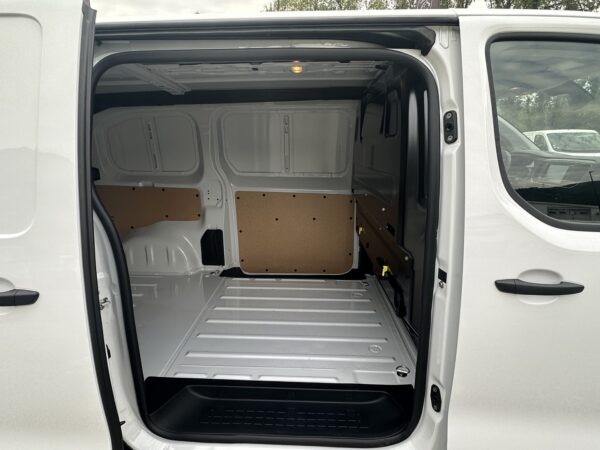 PEUGEOT EXPERT III (2) FOURGON M BLUEHDI 145 S&S EAT8 – Image 6