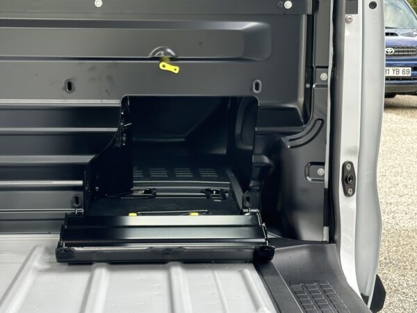 PEUGEOT EXPERT III (2) FOURGON M BLUEHDI 145 S&S EAT8 – Image 11